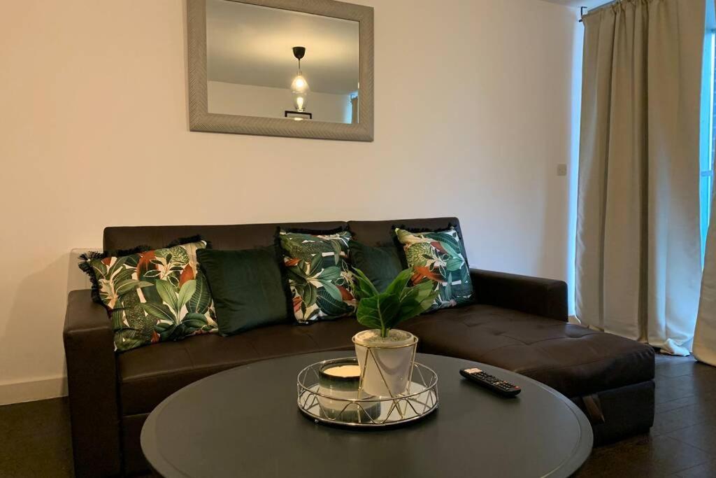 1988 Homes - Milend London Ngoại thất bức ảnh